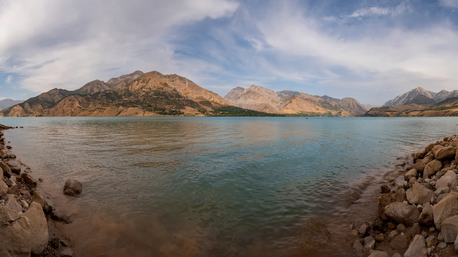 Панорама летнего Чарвака