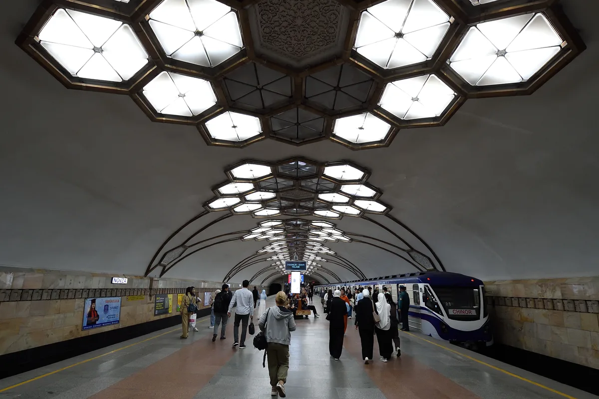 Estación Novza de la línea Chilanzar del metro de Tashkent en Tashkent, Uzbekistán